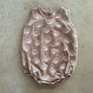 Rylee + cru sea shell sleeveless bubble romper / onesie